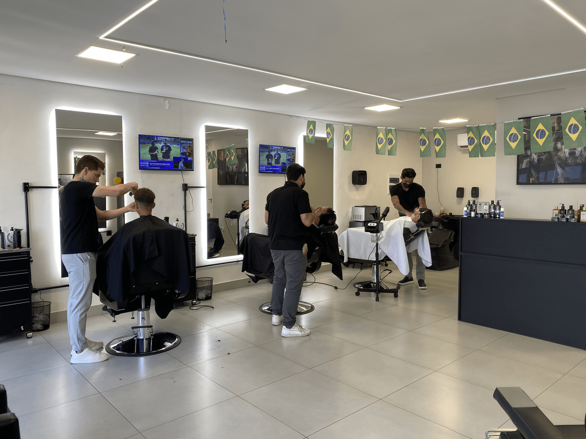 Interior da Barbearia Matilha Imagem Estilo no Centro de Londrina